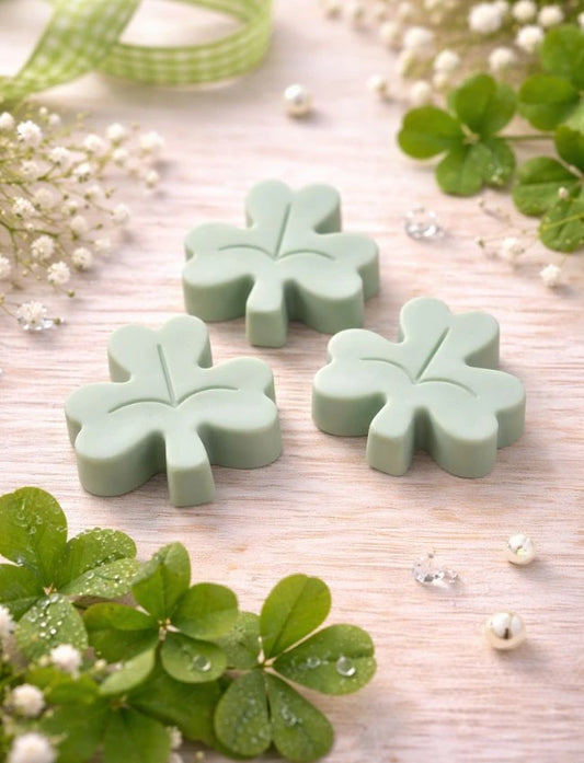 Green clover wax melts scented with Secret Garden