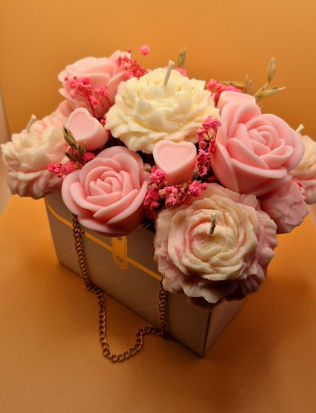 Luxury Wax Bouquet – Boxed Elegance That Lasts