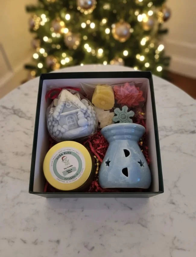 Christmas Candle and Wax Melt Gift Box in green