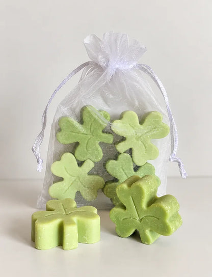 Lucky clover decorative soy wax melts in green shades with organza bag