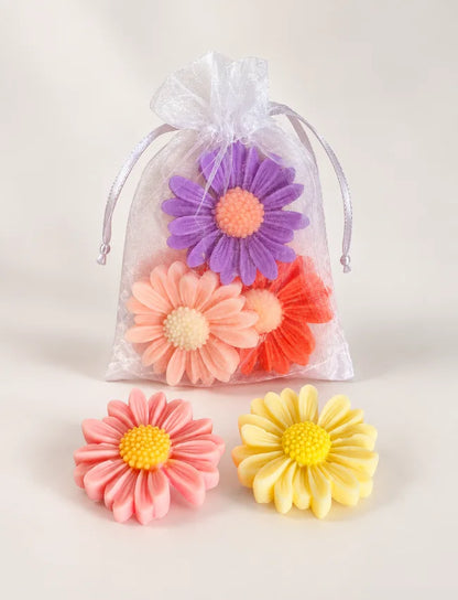 Daisy flower decorative soy wax melts in assorted colours with organza bag