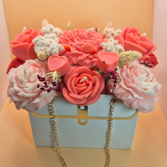 Luxury Wax Bouquet – Boxed Elegance That Lasts