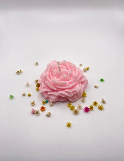 Light pink Petal Whisper rose-shaped soy wax candle