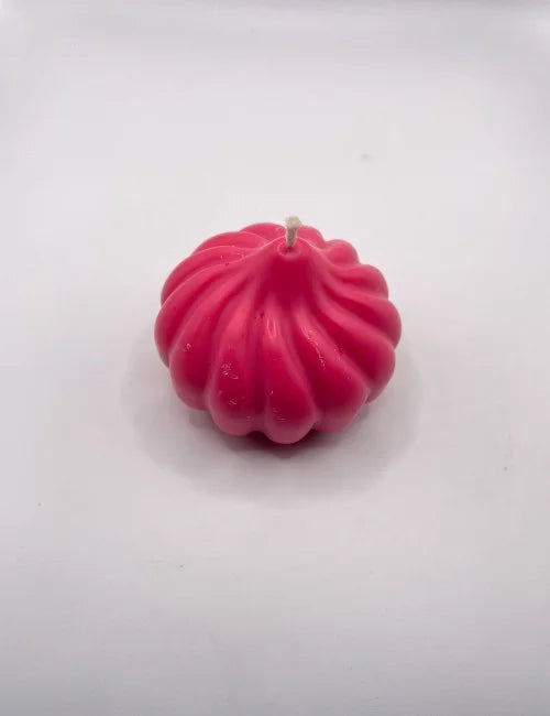 Pumpkin Charm candle in pink, crafted from eco-friendly soy wax for a warm ambiance.